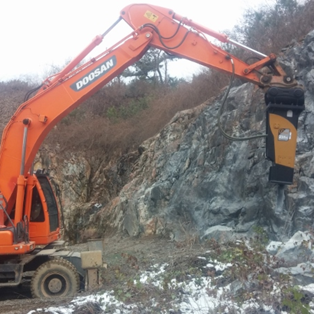 Hydraulic breaker