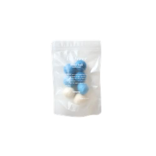 6 wool balls(blue and white)