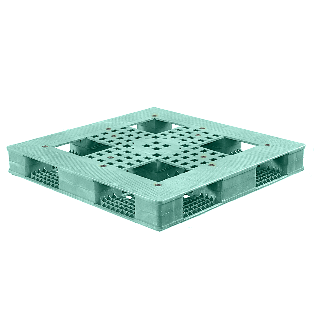 NINE LIGHTS PLASTIC PALLETS