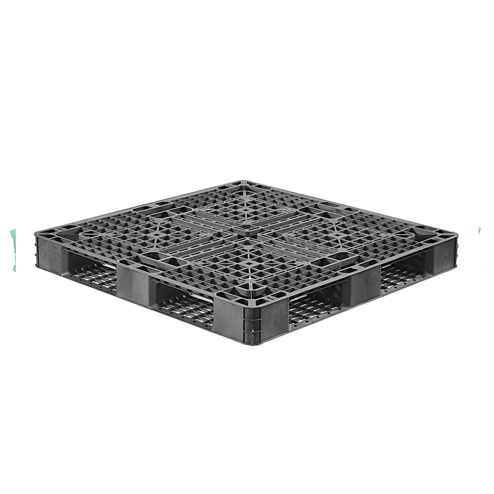 NINE LIGHTS PLASTIC PALLETS